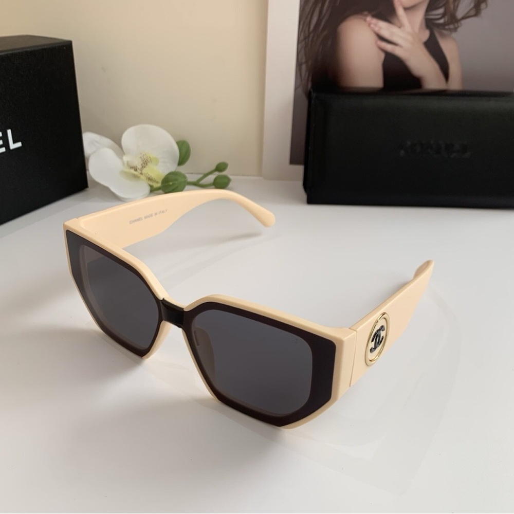Chanel Cream and Black Women's Sunglasses - Picture 2 of 8